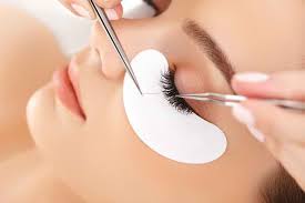 Loker EYELASH THERAPIST & NAIL ARTIST