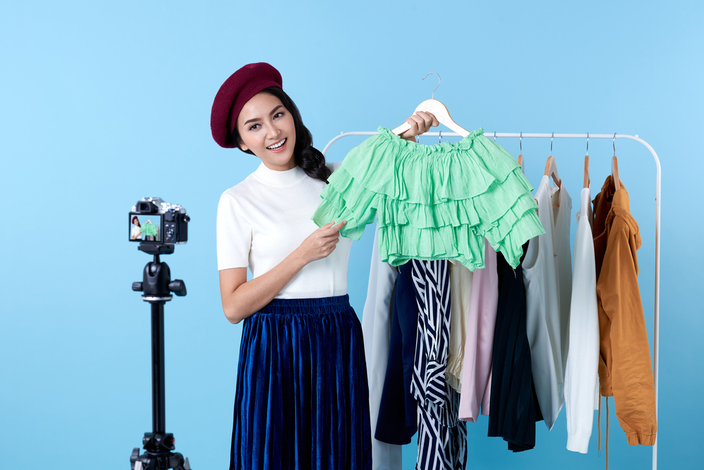 Loker Host Live Shopee Fulltime & Part time