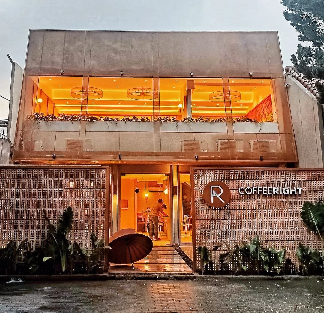Loker kitchen helper